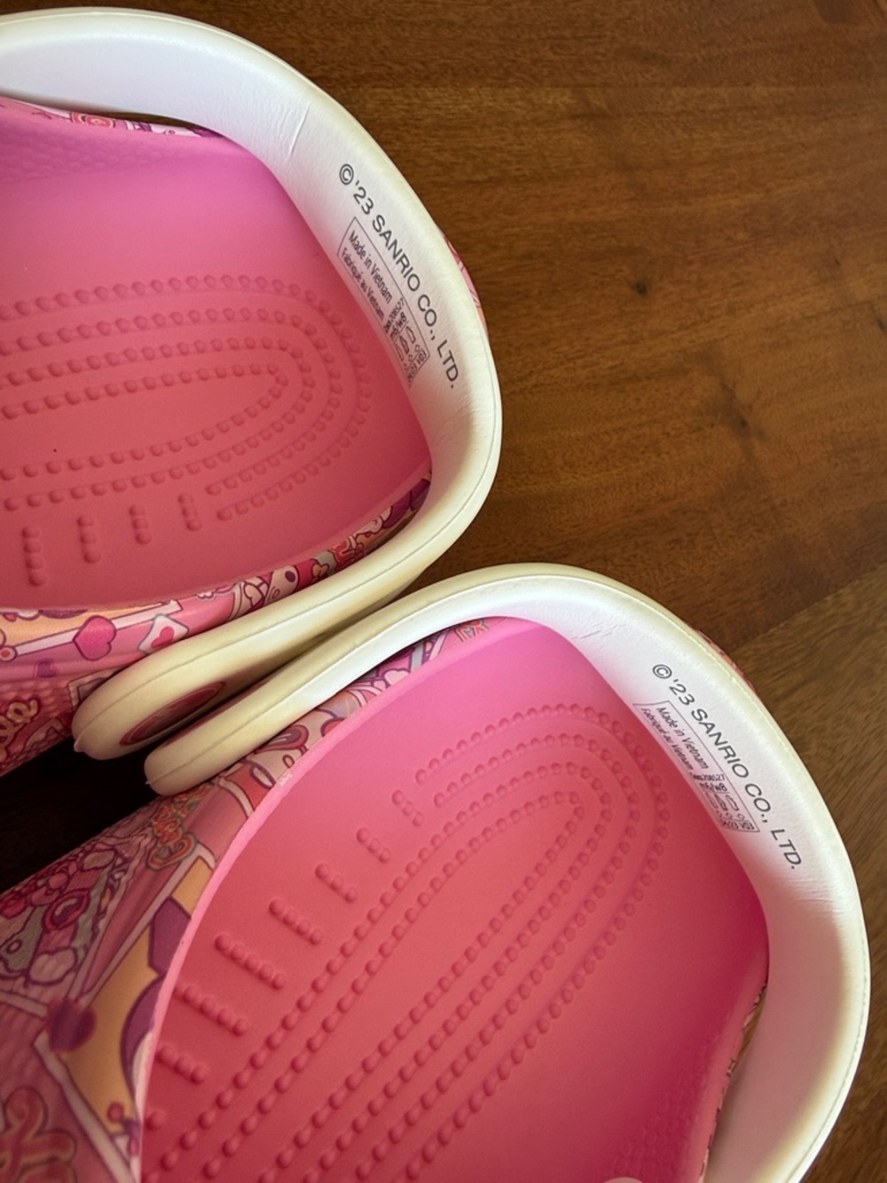 Sanrio Pink Hello Kitty and Friends x Crocs Adult Classic Clog Size M6 W8 - Picture 5 of 15